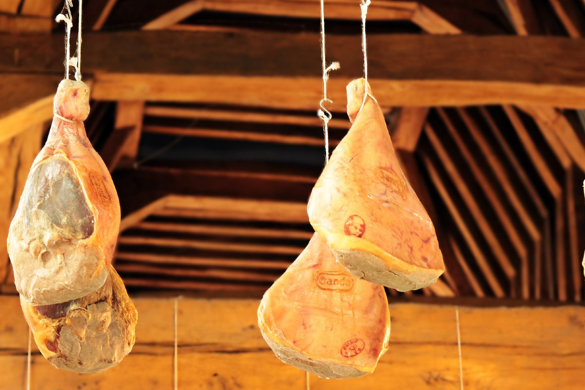 Schinken aufgehändigt