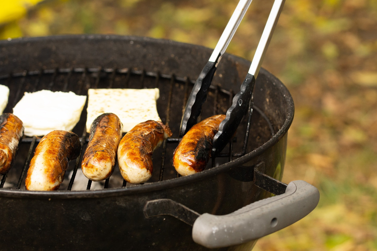 Sojawürstchen grillen