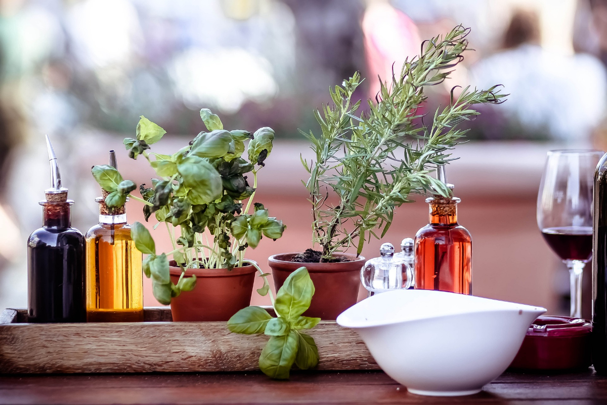 Maditerane Kräuter und Gewürze