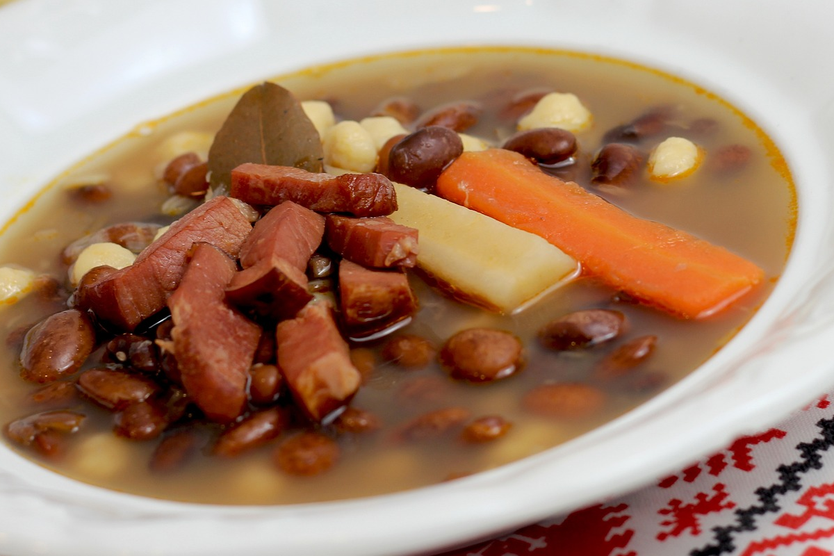 Kroatische Bohnensuppe