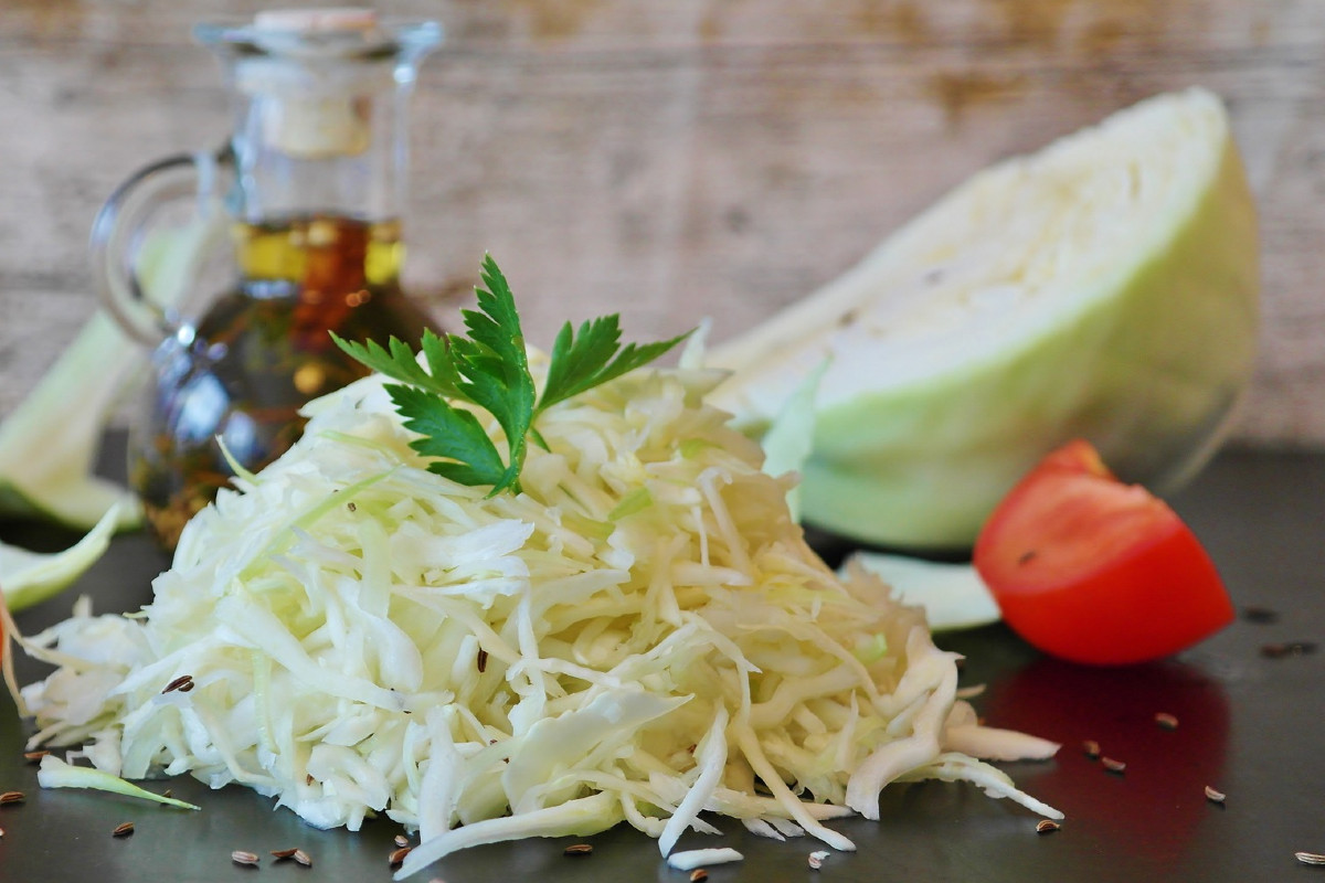 Weißkohl fein gehobelt