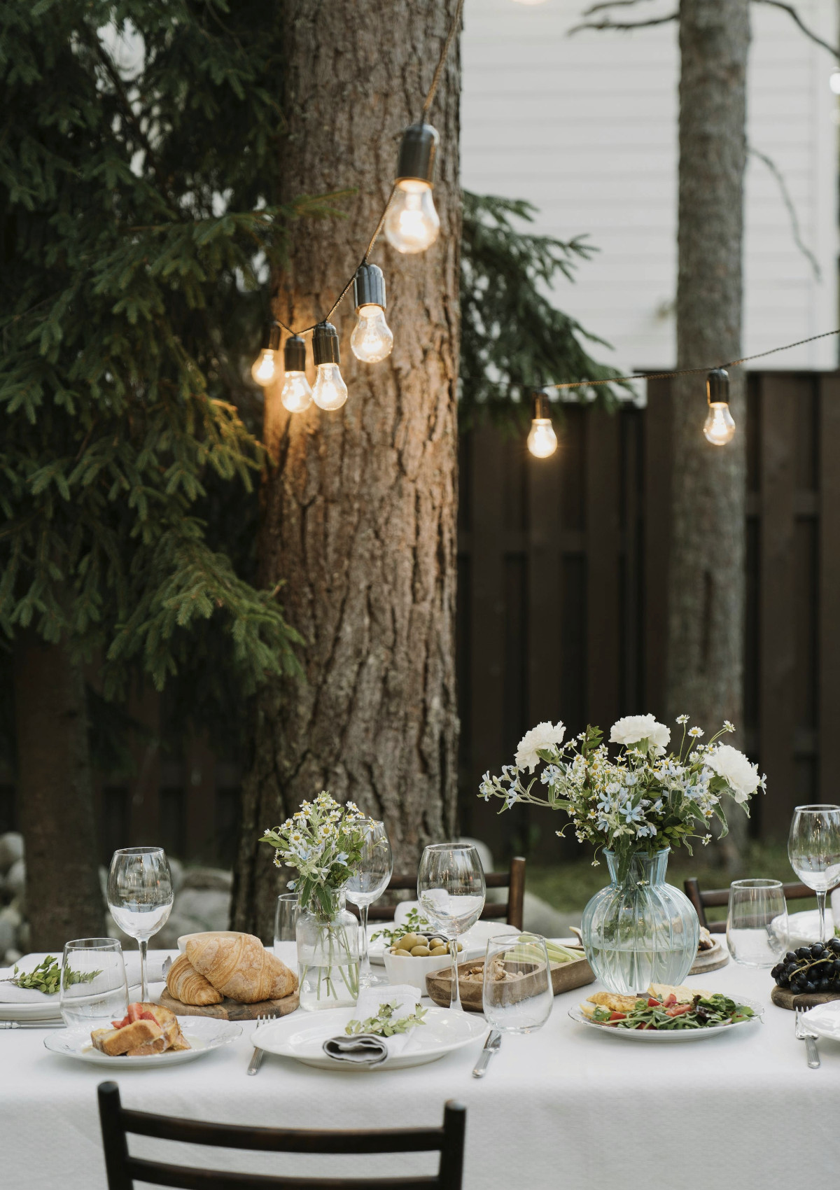 Lichterketten Gartentisch